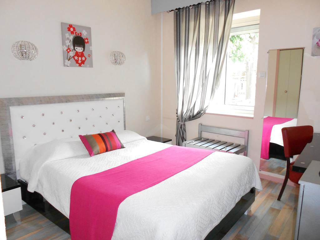 Logis Hotel Restaurant Residence Nissan-lez-Enserune Oda fotoğraf